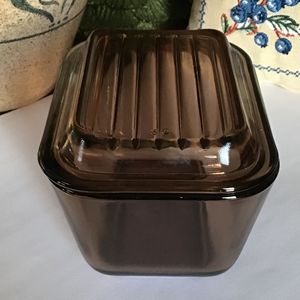 Pyrex Vintage Refrigerator Dish with Lid Amber EUC Corning Visions - Picture 4 of 14